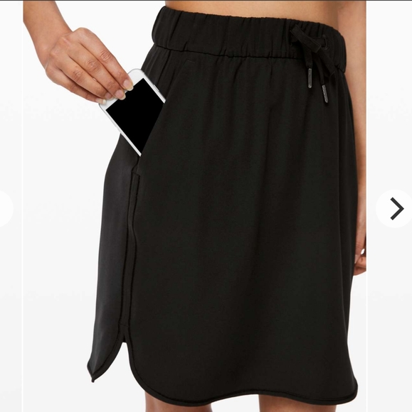lululemon athletica Dresses & Skirts - Lululemon On The Fly Skirt